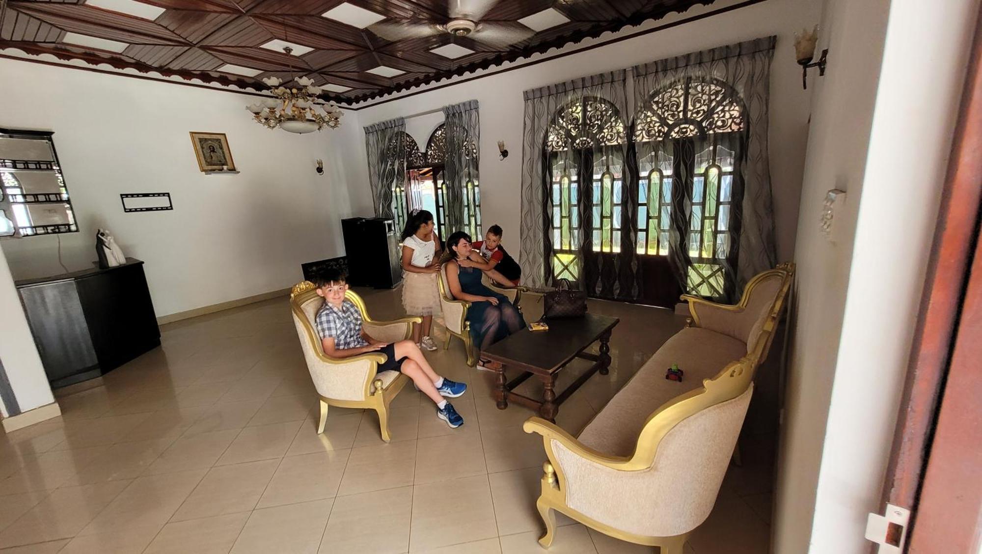Shon Villa Negombo Exterior photo